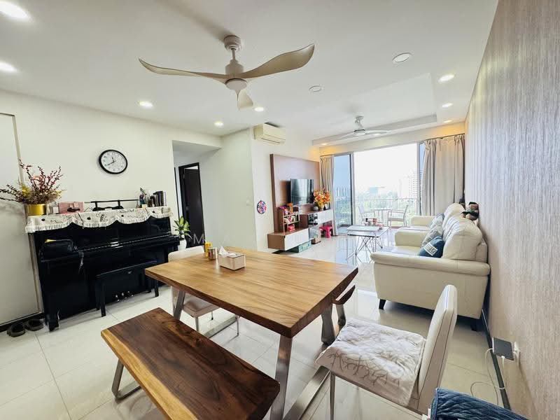 Lake Life, 2 Tao Ching Road, 3 Bedrooms, 1,087 sqft, Condominium For Sale, by Max Lee, 500240469 - Living Room - PropertyGuru.com.sg