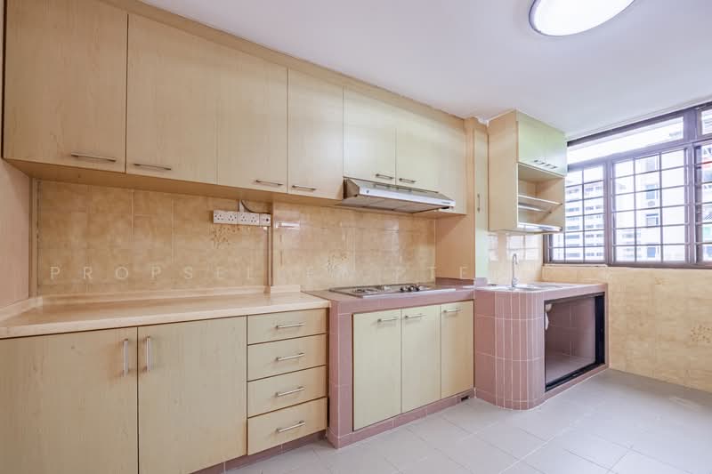 16 Eunos Crescent, 16 Eunos Crescent, 2 Bedrooms, 635 sqft, HDB Flat For Sale, by Elaine Wong, 500240472 - Kitchen - PropertyGuru.com.sg