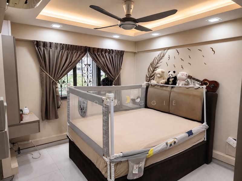 241 Jurong East Street 24, 241 Jurong East Street 24, 2 Bedrooms, 732 sqft, HDB Flat For Sale, by Khoo Maggie, 500240476 - Bedroom - PropertyGuru.com.sg