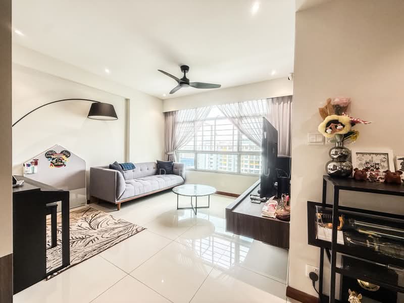 338B Anchorvale Crescent, 338B Anchorvale Crescent, 3 Bedrooms, 1,001 sqft, HDB Flat For Sale, by Cedrik Yu, 500240487 - Living Room - PropertyGuru.com.sg