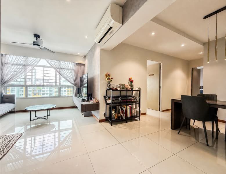 338B Anchorvale Crescent, 338B Anchorvale Crescent, 3 Bedrooms, 1,001 sqft, HDB Flat For Sale, by Cedrik Yu, 500240487 - Living Room - PropertyGuru.com.sg
