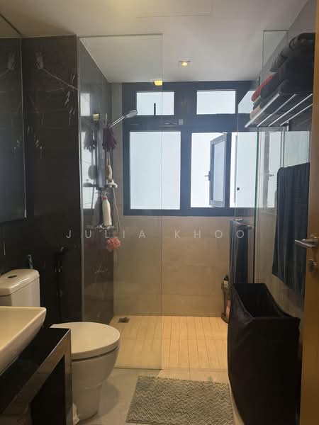River Isles, 68 Edgedale Plains, 3 Bedrooms, 1,227 sqft, Condominium For Rent, by Julia Khoo, 500240488 - Bathroom - PropertyGuru.com.sg