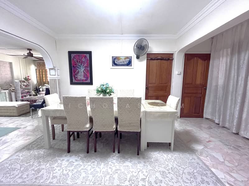 67 Bedok South Avenue 3, 67 Bedok South Avenue 3, 3 Bedrooms, 1,323 sqft, HDB Flat For Sale, by Nicholas Sim, 500240495 - Dining Room - PropertyGuru.com.sg
