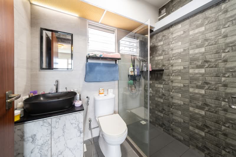 455B Teck Ghee Parkview, 455B Ang Mo Kio Street 44, 3 Bedrooms, 1,001 sqft, HDB Flat For Sale, by Rachel Tan, 500240502 - Bathroom - PropertyGuru.com.sg