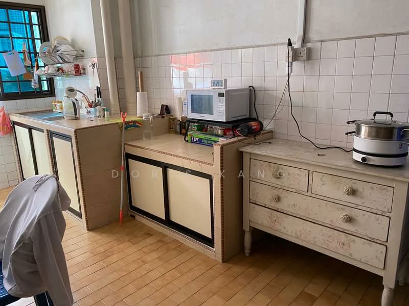 239 Bukit Batok East Avenue 5, 239 Bukit Batok East Avenue 5, Room Rental, 200 sqft, HDB Flat For Rent, by Doris Kang, 500240503 - Kitchen - PropertyGuru.com.sg