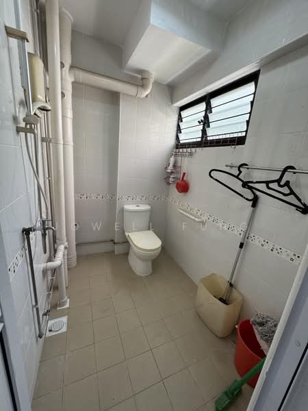 135 Potong Pasir Avenue 3, 135 Potong Pasir Avenue 3, 3 Bedrooms, 1,119 sqft, HDB Flat For Sale, by Jowell Fung, 500240504 - Bathroom - PropertyGuru.com.sg