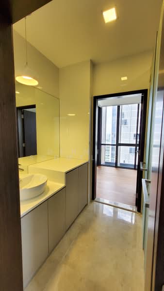 The Hillier, 6 Hillview Rise, 2 Bedrooms, 840 sqft, Condominium For Rent, by Dennis Schmelzer, 500240507 - Common Bathroom - PropertyGuru.com.sg