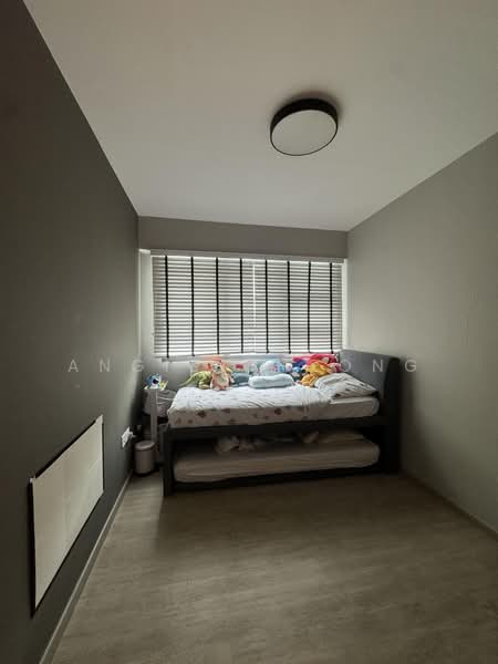 130A Lorong 1 Toa Payoh, 130A Lorong 1 Toa Payoh, 3 Bedrooms, 1,001 sqft, HDB Flat For Sale, by Angie Cheong, 500240521 - Bedroom - PropertyGuru.com.sg