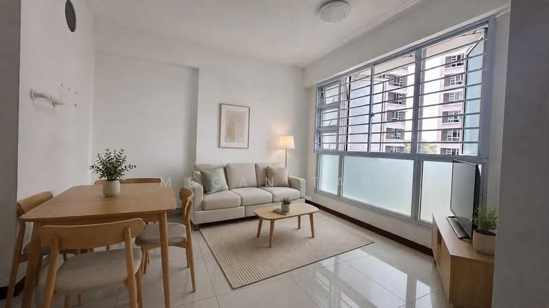 40B Margaret Drive, 40B Margaret Drive, Alexandra / Commonwealth, 2 Bedrooms, 678 sqft, HDB Flat For Sale, by Megan Tan, 500240523 - Living Room - PropertyGuru.com.sg