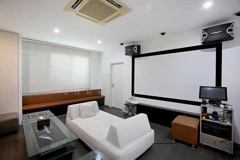 Beautiful home at Hillview Estate, Hillview estate, 6 Bedrooms, 9,000 sqft, Semi-Detached House For Sale, by Johnny Poh, 500240527 - Living Room - PropertyGuru.com.sg
