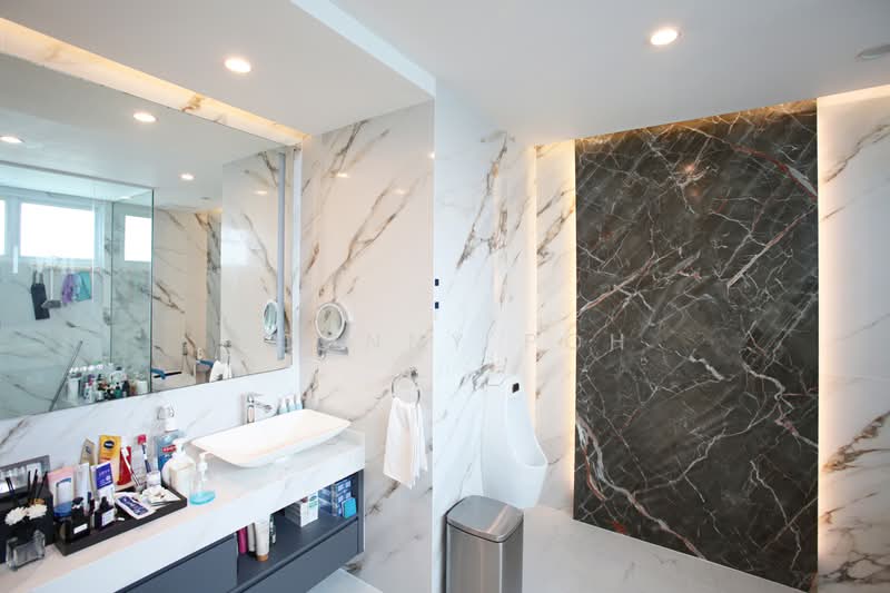 Beautiful home at Hillview Estate, Hillview estate, 6 Bedrooms, 9,000 sqft, Semi-Detached House For Sale, by Johnny Poh, 500240527 - Bathroom - PropertyGuru.com.sg