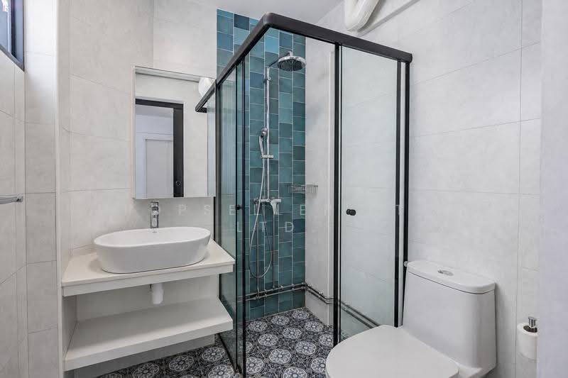 305 Jurong East Street 32, 305 Jurong East Street 32, 3 Bedrooms, 1,302 sqft, HDB Flat For Sale, by Reine Chan, 500240532 - Bathroom - PropertyGuru.com.sg