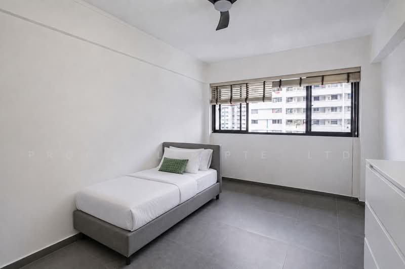 305 Jurong East Street 32, 305 Jurong East Street 32, 3 Bedrooms, 1,302 sqft, HDB Flat For Sale, by Reine Chan, 500240532 - Bedroom - PropertyGuru.com.sg