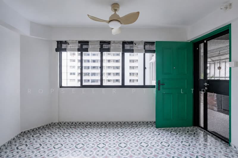 305 Jurong East Street 32, 305 Jurong East Street 32, 3 Bedrooms, 1,302 sqft, HDB Flat For Sale, by Reine Chan, 500240532 - Entrance - PropertyGuru.com.sg