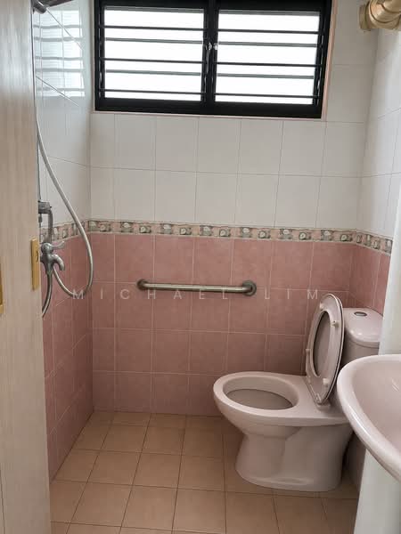 202 Marsiling Drive, 202 Marsiling Drive, 2 Bedrooms, 732 sqft, HDB Flat For Sale, by Michael Lim, 500240539 - Bathroom - PropertyGuru.com.sg