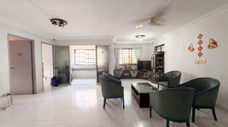 429 Choa Chu Kang Avenue 4, 429 Choa Chu Kang Avenue 4, Dairy Farm / Bukit Panjang / Choa Chu Kang, 3 Bedrooms, 1,335 sqft, HDB Flat For Sale, by Kenneth Wong, 500240556 - Living Room - PropertyGuru.com.sg
