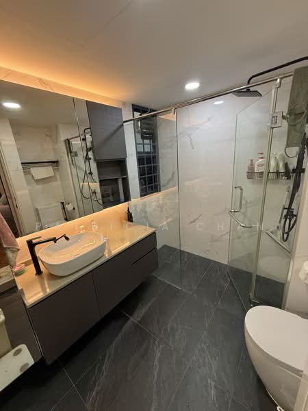 Westcove Condo, 10 West Coast Crescent, 3 Bedrooms, 1,500 sqft, Condominium For Rent, by Patricia Chan, 500240562 - Bathroom - PropertyGuru.com.sg