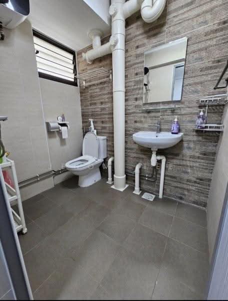 539 Ang Mo Kio Avenue 10, 539 Ang Mo Kio Avenue 10, Room Rental, 150 sqft, HDB Flat For Rent, by Jerome Tee, 500240563 - Bathroom - PropertyGuru.com.sg