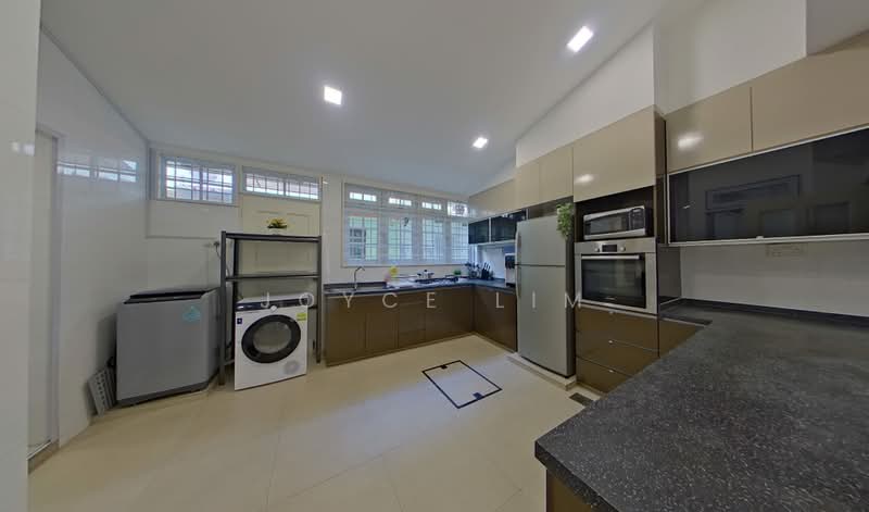 St. Francis, Jalan Manis, Room Rental, 220 sqft, Terraced House For Rent, by Joyce Lim, 500240567 - Kitchen - PropertyGuru.com.sg