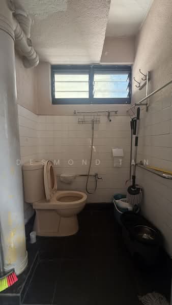 608 Clementi West Street 1, 608 Clementi West Street 1, Room Rental, 100 sqft, HDB Flat For Rent, by Desmond Tan, 500240573 - Bathroom - PropertyGuru.com.sg