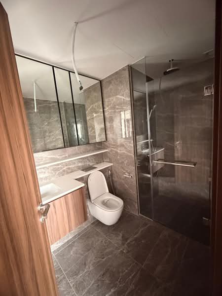 Lentor Modern, Lentor Central, Mandai / Upper Thomson, 2 Bedrooms, 678 sqft, Condominium For Sale, by Yuni Yew, 500240592 - Bathroom - PropertyGuru.com.sg