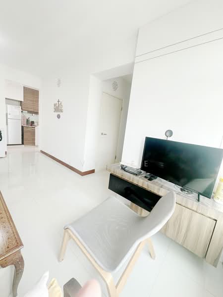 96B Henderson Road, 96B Henderson Road, 2 Bedrooms, 732 sqft, HDB Flat For Rent, by Ivy Lee, 500240606 - Living Room - PropertyGuru.com.sg