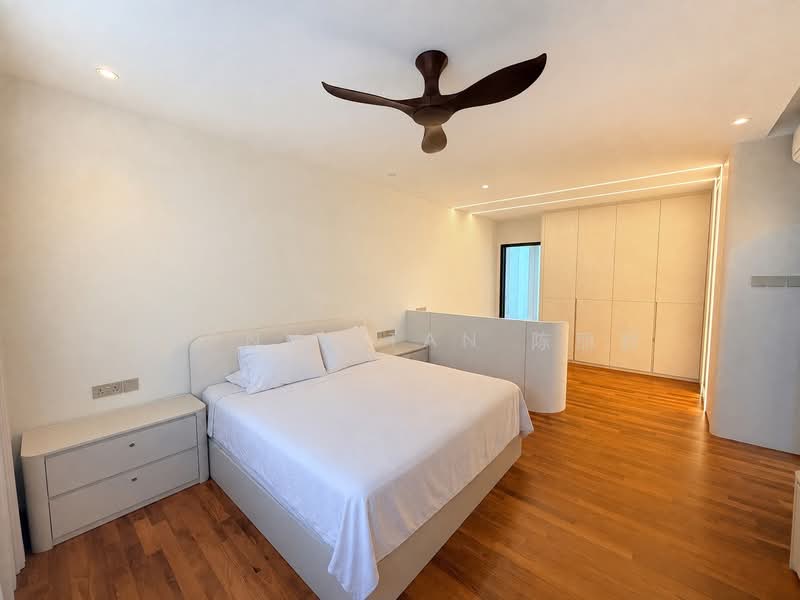BAYSHORE LANDED | NEWLY RENOVATED SEMI-D, , 5 Bedrooms, 6,000 sqft, Semi-Detached House For Sale, by Lyanne Tan 陈丽颖, 500240609 - Bedroom - PropertyGuru.com.sg