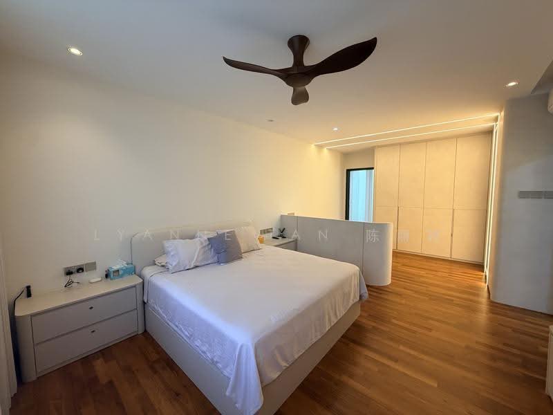BAYSHORE LANDED | NEWLY RENOVATED SEMI-D, , 5 Bedrooms, 6,000 sqft, Semi-Detached House For Sale, by Lyanne Tan 陈丽颖, 500240609 - Bedroom - PropertyGuru.com.sg