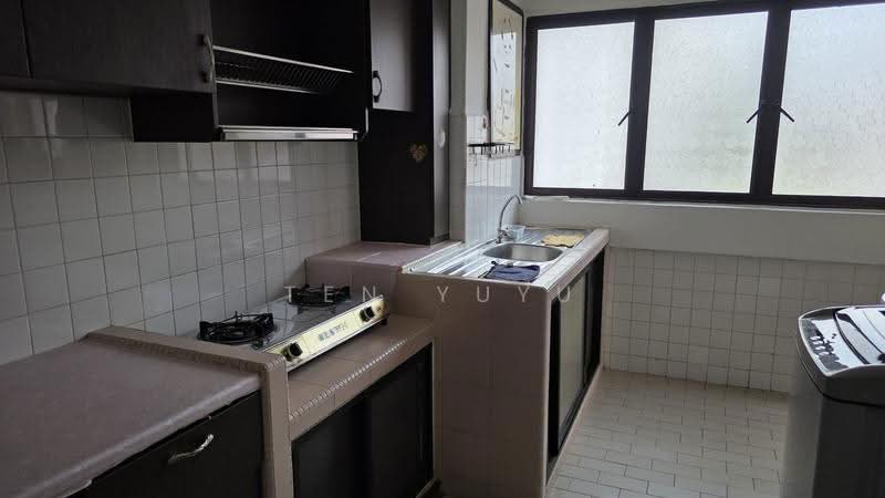 359 Bukit Batok Street 31, 359 Bukit Batok Street 31, Room Rental, 150 sqft, HDB Flat For Rent, by Ten Yuyu, 500240612 - Kitchen - PropertyGuru.com.sg