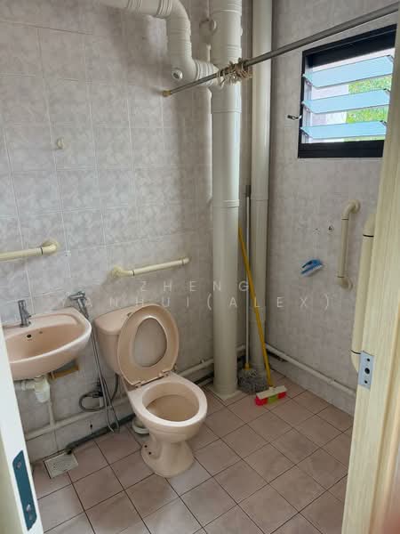 481 Sembawang Drive, 481 Sembawang Drive, 3 Bedrooms, 969 sqft, HDB Flat For Sale, by Zheng Yanhui(Alex), 500240641 - Bathroom - PropertyGuru.com.sg