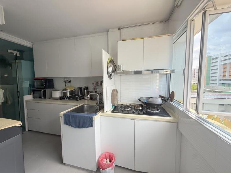 674 Hougang Avenue 8, 674 Hougang Avenue 8, Room Rental, 100 sqft, HDB Flat For Rent, by Adrian Lim, 500240646 - Kitchen - PropertyGuru.com.sg