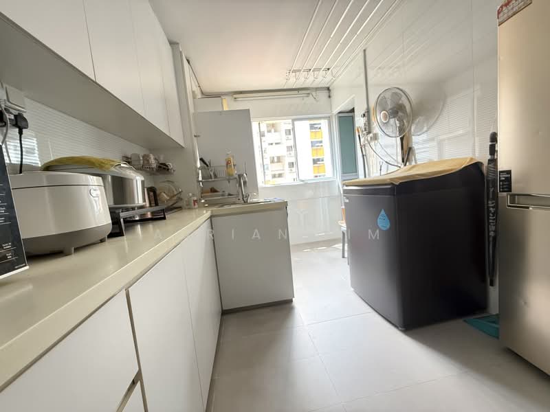 674 Hougang Avenue 8, 674 Hougang Avenue 8, Room Rental, 100 sqft, HDB Flat For Rent, by Adrian Lim, 500240646 - Kitchen - PropertyGuru.com.sg