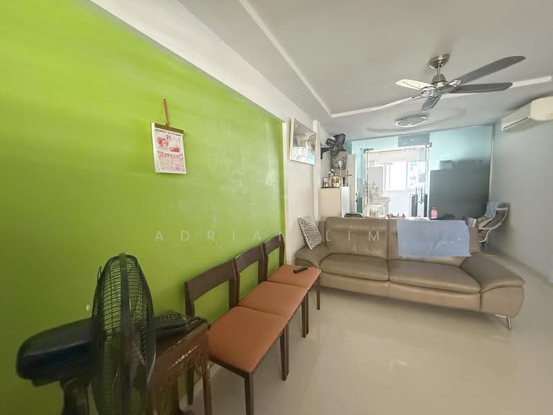 674 Hougang Avenue 8