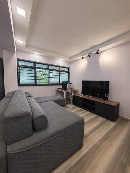 227A Compassvale Drive, 227A Compassvale Drive, 3 Bedrooms, 1,087 sqft, HDB Flat For Sale, by Regina Young, 500240672 - Living Room - PropertyGuru.com.sg