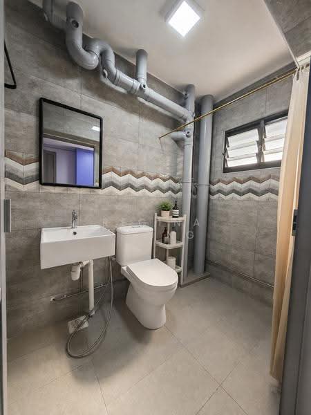 227A Compassvale Drive, 227A Compassvale Drive, 3 Bedrooms, 1,087 sqft, HDB Flat For Sale, by Regina Young, 500240672 - Common Bathroom - PropertyGuru.com.sg