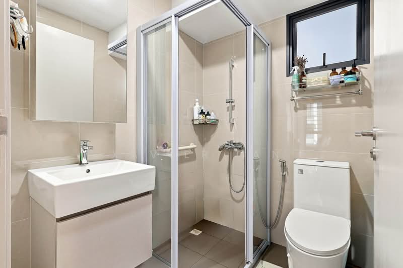 311B Clementi Avenue 4, 311B Clementi Avenue 4, 3 Bedrooms, 872 sqft, HDB Flat For Sale, by Xavier Tan, 500240682 - Bathroom - PropertyGuru.com.sg