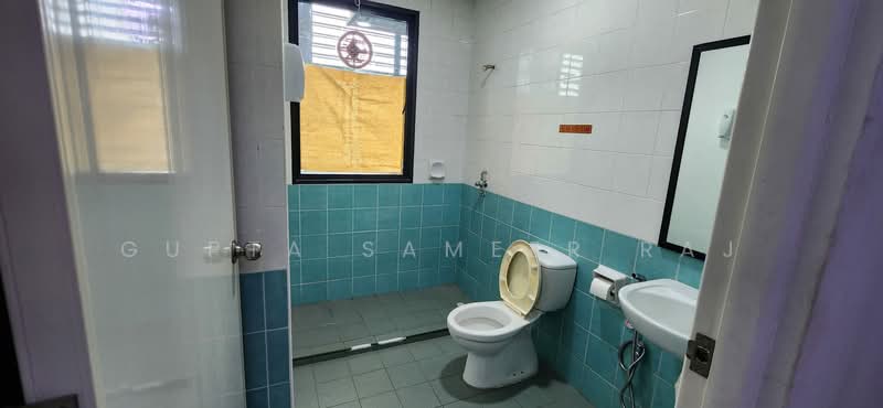 Toh Guan Centre, 21 Toh Guan Road East, 2,433 sqft, Factory / Workshop (B2) For Rent, by Gupta Sameer Raj, 500240684 - Bathroom - CommercialGuru.com.sg