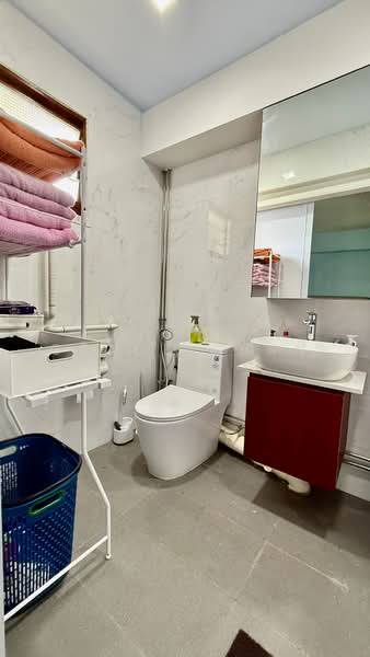 60 Lorong 4 Toa Payoh, 60 Lorong 4 Toa Payoh, 4 Bedrooms, 1,302 sqft, HDB Flat For Sale, by Grace Chan, 500240701 - PropertyGuru.com.sg