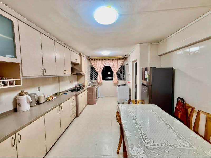 412 Pandan Gardens, 412 Pandan Gardens, 1 Bedroom, 150 sqft, HDB Flat For Rent, by Terence Ng, 500240708 - PropertyGuru.com.sg