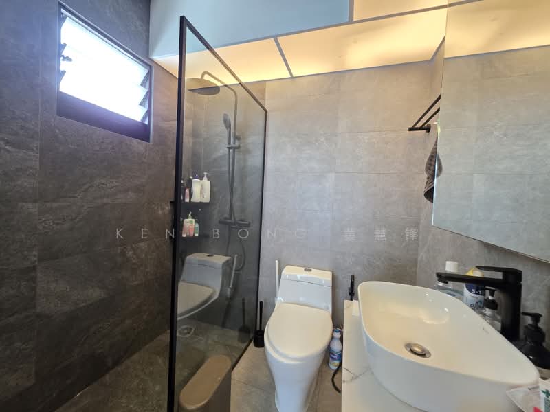 419A Northshore Drive, 419A Northshore Drive, 3 Bedrooms, 1,012 sqft, HDB Flat For Sale, by Ken Bong 黄慧锋, 500240709 - Bathroom - PropertyGuru.com.sg