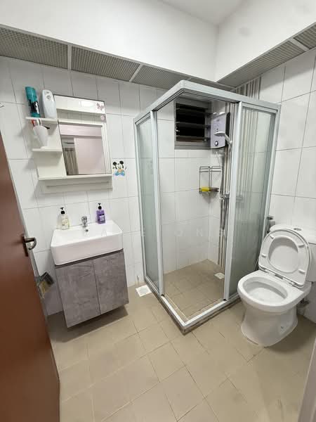 120B Canberra Crescent, 120B Canberra Crescent, Room Rental, 150 sqft, HDB Flat For Rent, by Jave Ong, 500240719 - Common Bathroom - PropertyGuru.com.sg