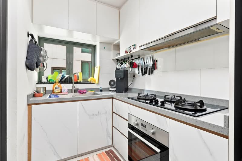 The Topiary, 11 Fernvale Lane, 3 Bedrooms, 1,087 sqft, Condominium For Sale, by George Poo, 500240724 - Kitchen - PropertyGuru.com.sg