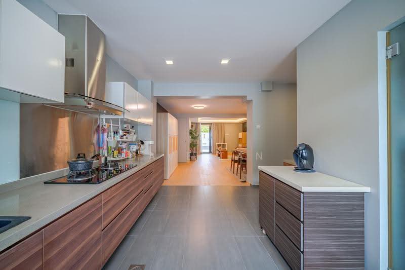 55 Jalan Bahagia, 55 Jalan Bahagia, 2 Bedrooms, 980 sqft, HDB Flat For Sale, by Dave Tan, 500240726 - Kitchen - PropertyGuru.com.sg