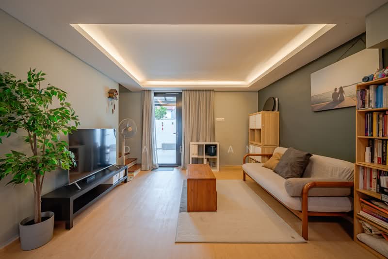 55 Jalan Bahagia, 55 Jalan Bahagia, 2 Bedrooms, 980 sqft, HDB Flat For Sale, by Dave Tan, 500240726 - Living Room - PropertyGuru.com.sg