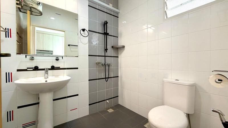 268A Punggol Field, 268A Punggol Field, Hougang / Punggol / Sengkang, 3 Bedrooms, 1,216 sqft, HDB Flat For Rent, by Aina Lie 李艾娜, 500240727 - Bathroom - PropertyGuru.com.sg