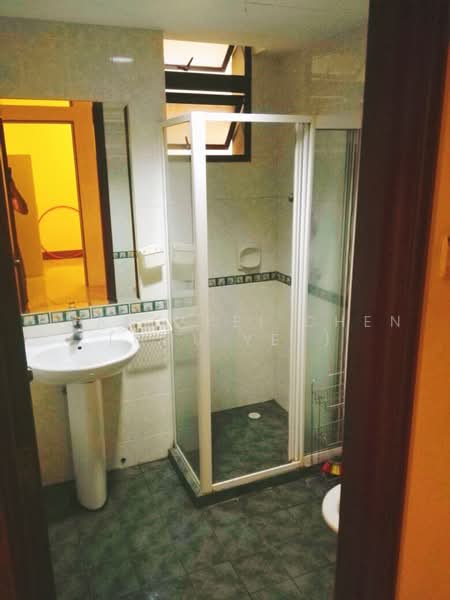Seletaris, 505 Sembawang Road, 2 Bedrooms, 1,206 sqft, Condominium For Sale, by Huang Pei Chen (Chu Yee), 500240737 - Bathroom - PropertyGuru.com.sg