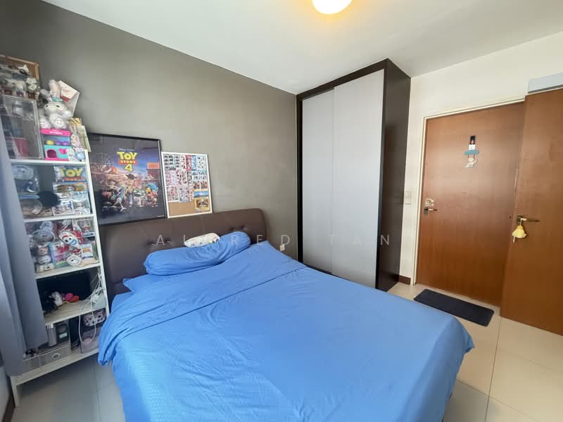 524B Tampines Central 7, 524B Tampines Central 7, 2 Bedrooms, 721 sqft, HDB Flat For Sale, by Alfred Tan, 500240747 - Master Bedroom - PropertyGuru.com.sg
