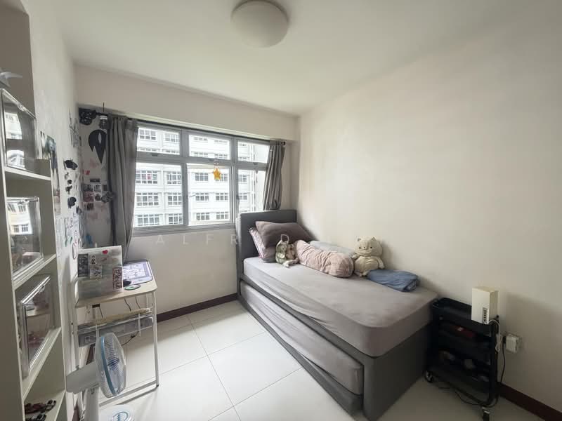 524B Tampines Central 7, 524B Tampines Central 7, 2 Bedrooms, 721 sqft, HDB Flat For Sale, by Alfred Tan, 500240747 - Common Bedroom - PropertyGuru.com.sg