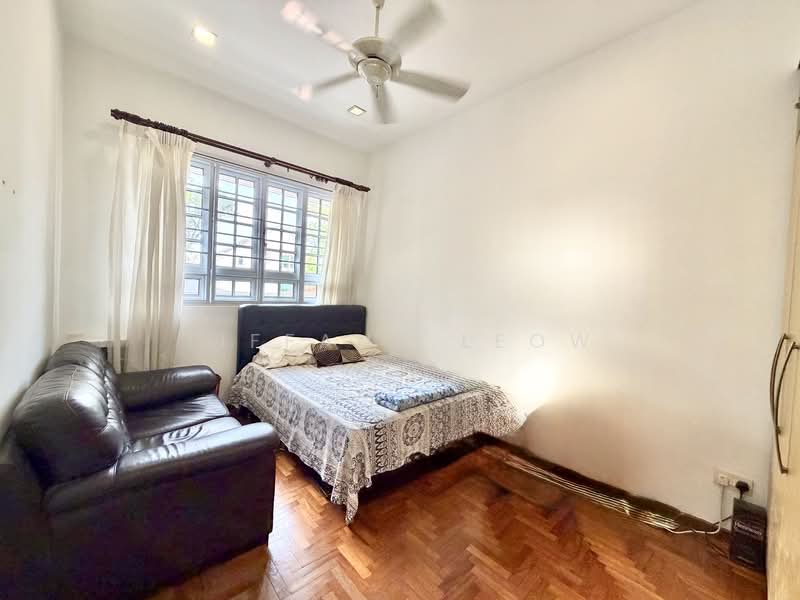 ***NEW!!! SOUTH FACING 2.5 STY THOMSON SEMI-D !!!!, , 6 Bedrooms, 4,500 sqft, Semi-Detached House For Sale, by Tiffany Leow, 500240751 - Bedroom - PropertyGuru.com.sg