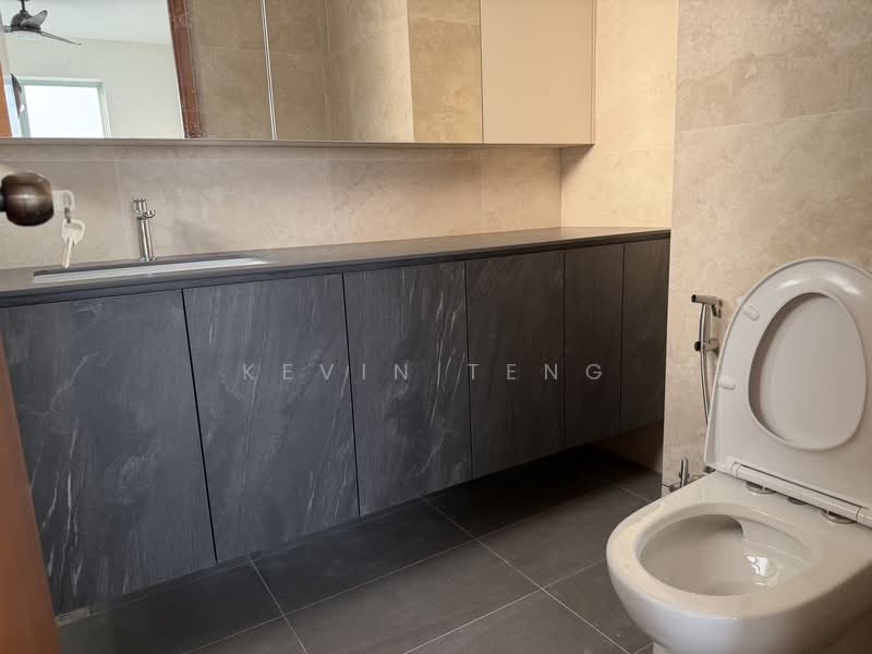 Guilin View, 26 Bukit Batok Street 52, 2 Bedrooms, 839 sqft, Condominium For Rent, by Kevin Teng, 500240809 - Master Bathroom - PropertyGuru.com.sg
